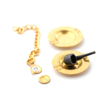 E4470 - Pipe, Ashtray & Watch on a Chain