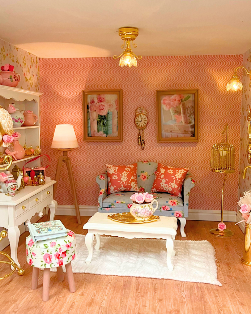 chandeliers, lamps and miniature lighting